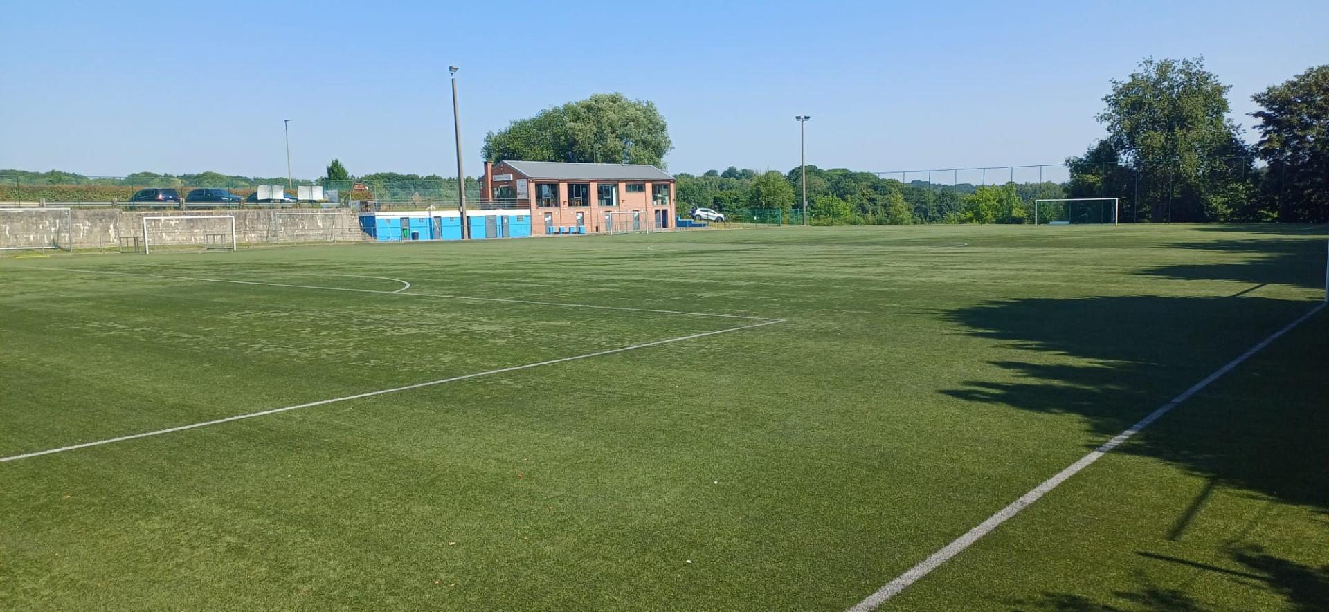 terrain de foot synthétique